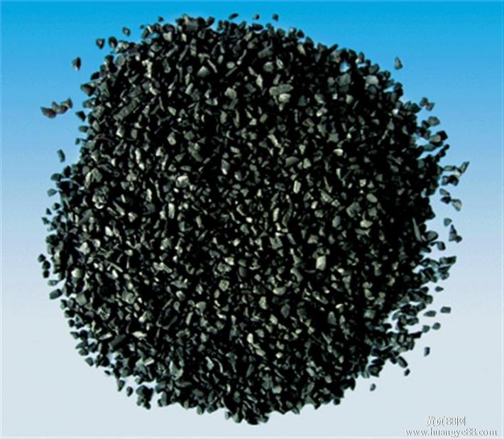 孔隙结构发达，比表面积很大(1500m2/g以上)，吸附能力很强的炭。是以煤、木材和果壳等原料，经炭化、活化和后处理而得。按外观形状可分为粉状活性炭、颗粒活性炭、成型活性炭和活性炭纤维。